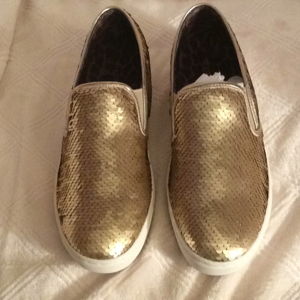 COPY - Madden Girl Lovin’ Sneakers Size 4